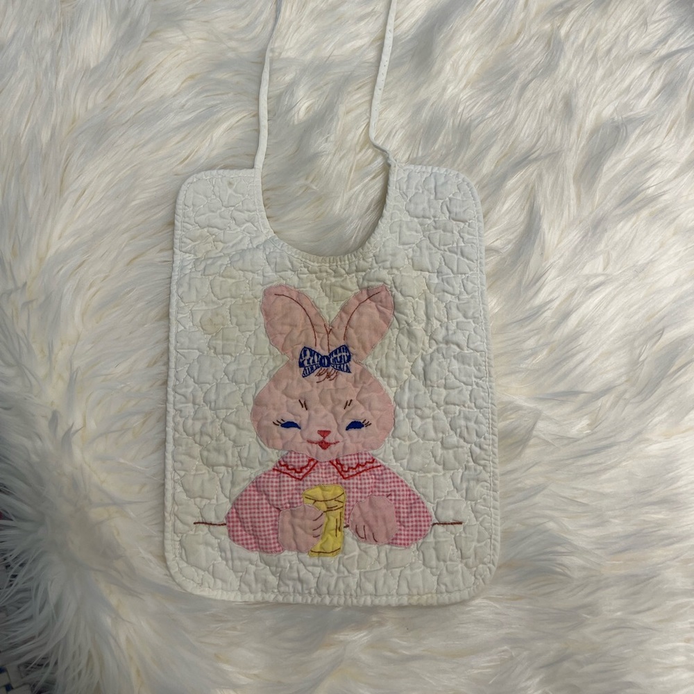 VTG Vintage 1960 Quilted Cotton Appliqué Baby Bib Pink Bunny Rabbit White